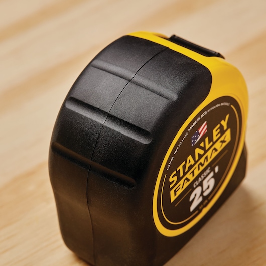 High impact case feature of 25 foot FATMAX classic tape measure.